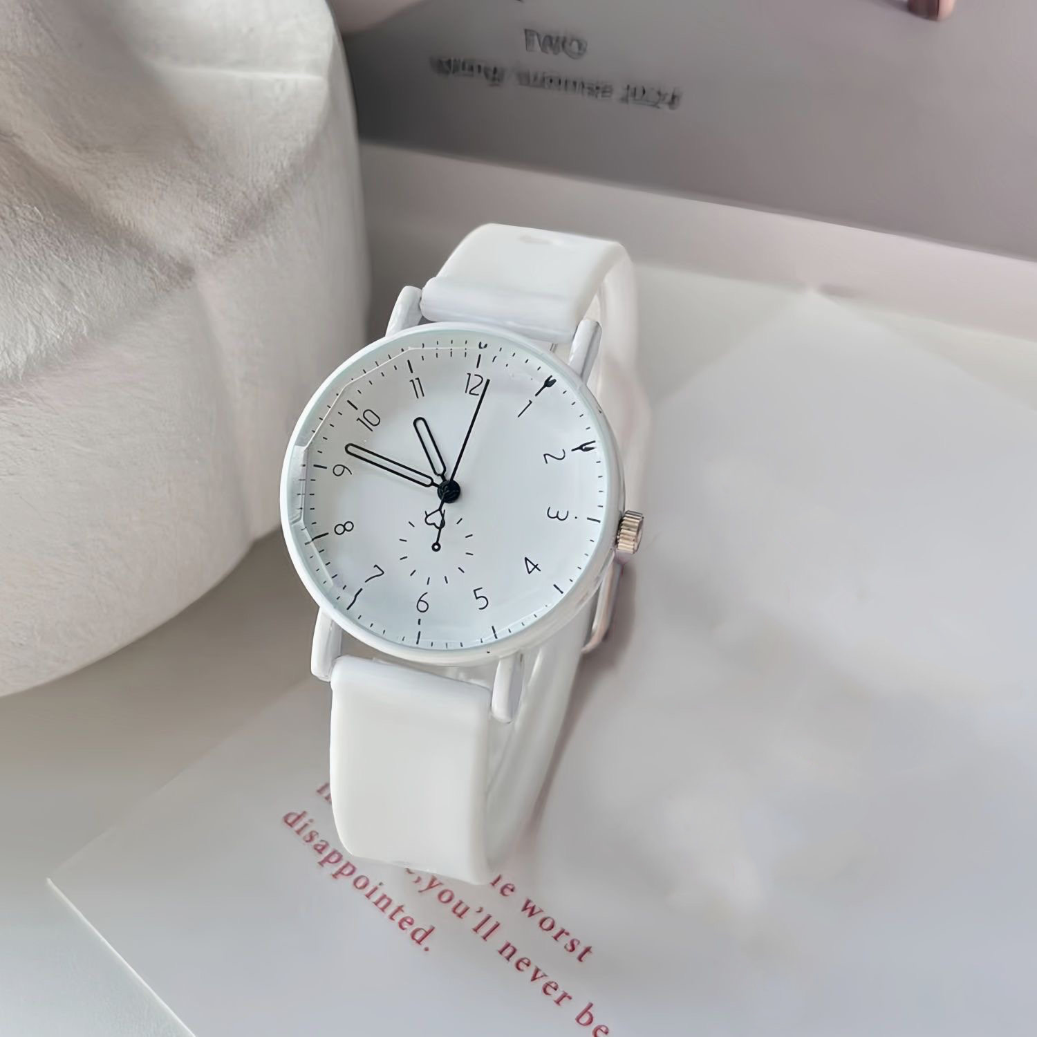 Mode Arabisch Zifferblatt Frau – Luxury Watch With Rubber Strap Bewertung und Preis