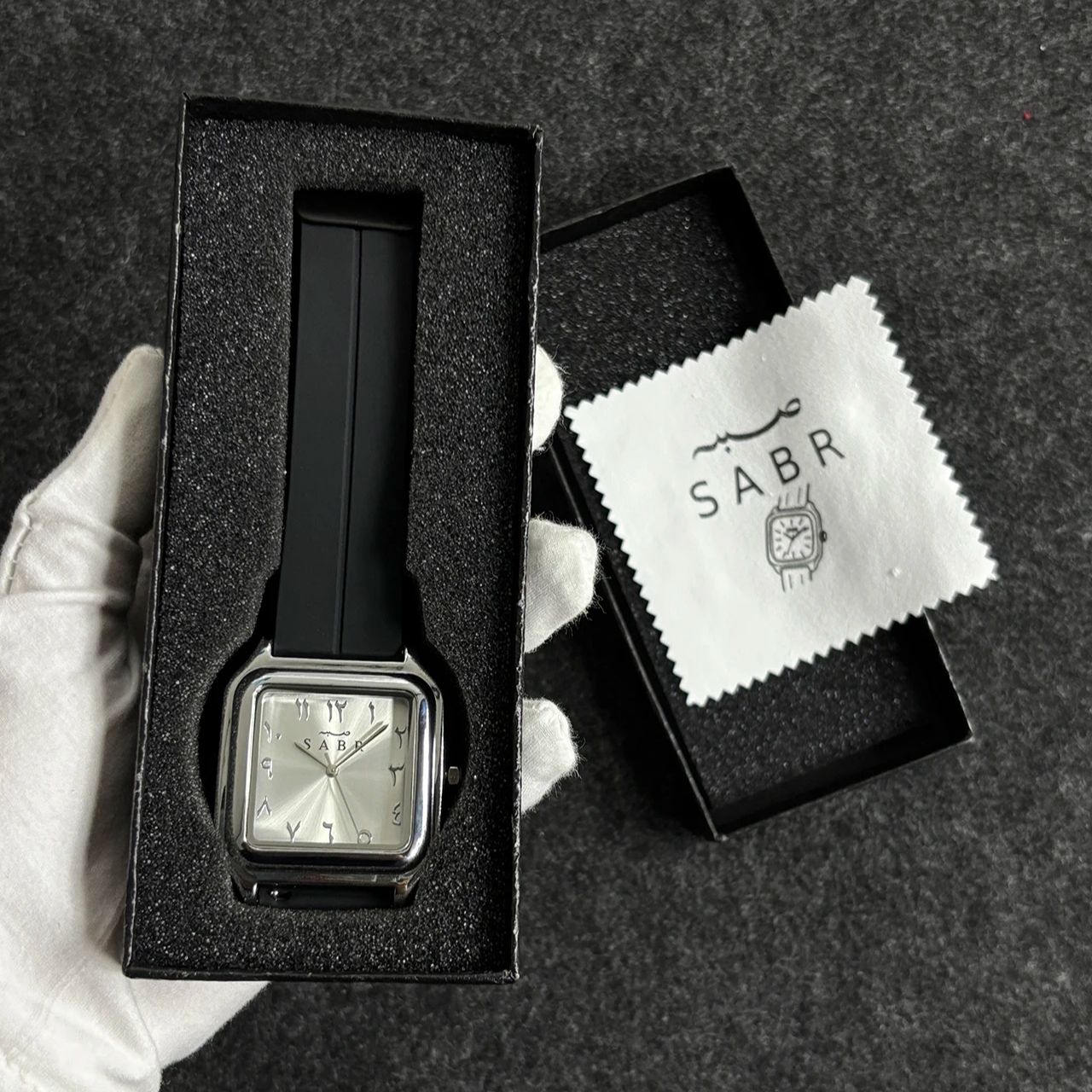 SABR Uhr mit arabischen Ziffer – Luxury Watch With Rubber Strap Bewertung und Preis