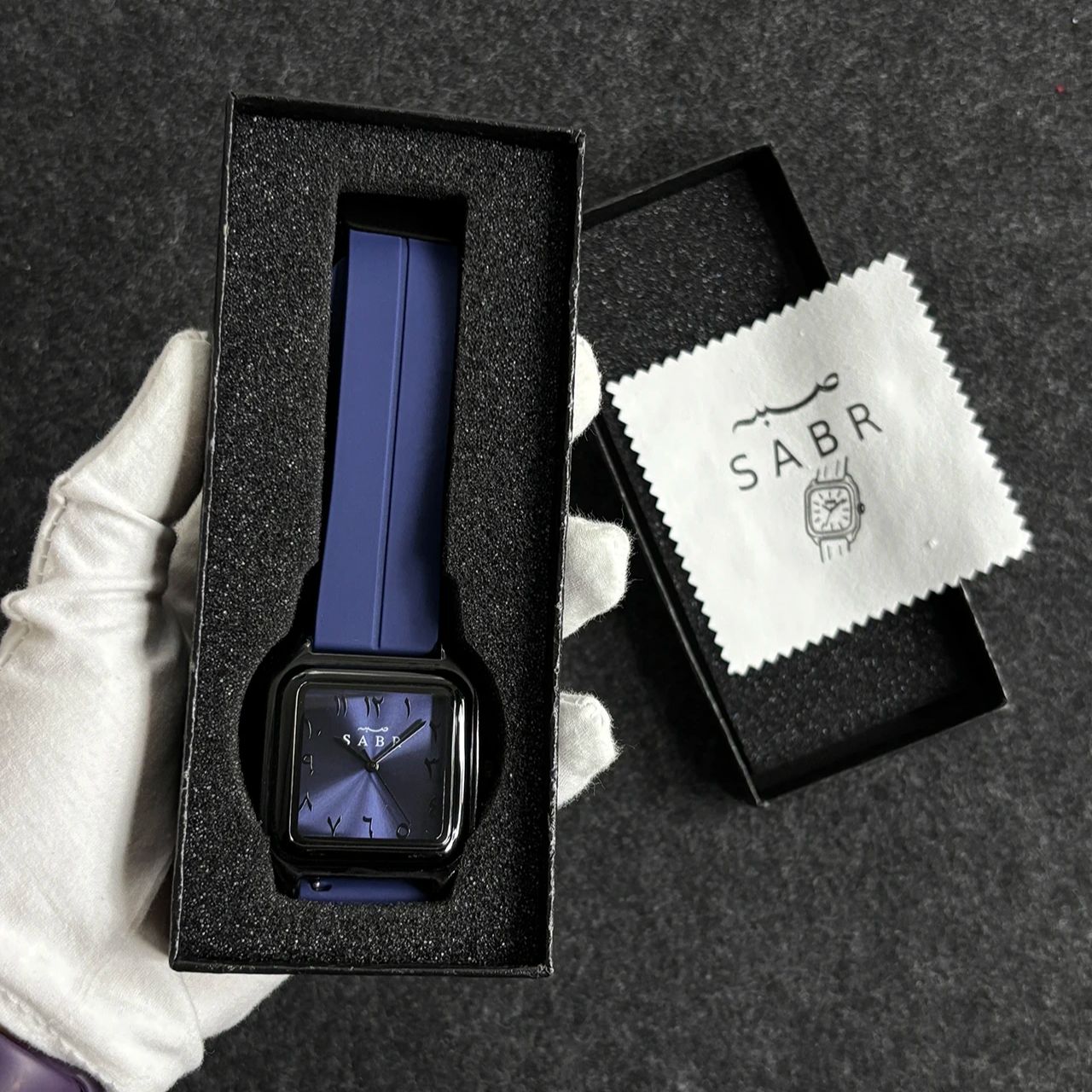 SABR Uhr mit arabischen Ziffer – Luxury Watch With Rubber Strap Bewertung und Preis
