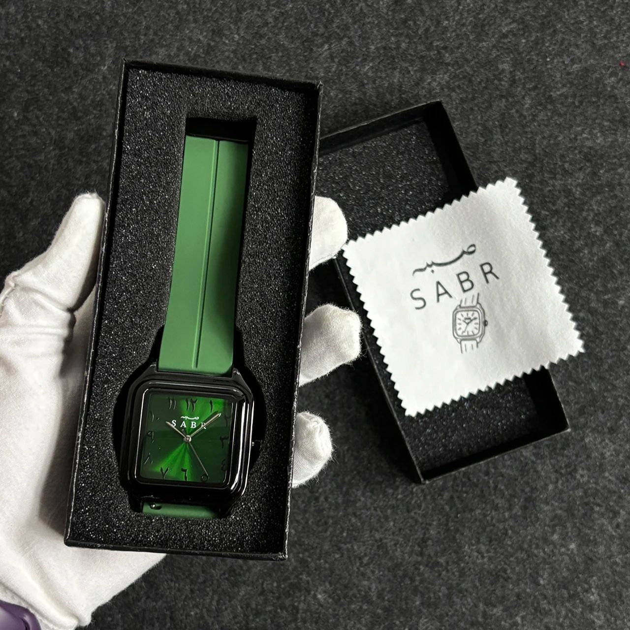 SABR Uhr mit arabischen Ziffer – Luxury Watch With Rubber Strap Bewertung und Preis